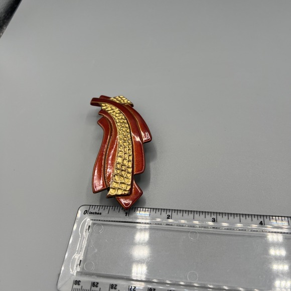 Vintage 1970s Phillips Hair Clip Resin & Gold Accent Sculptural Design - Picture 4 of 4